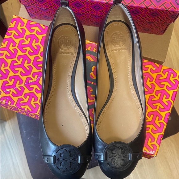 Tory Burch Black Leather Flats - Picture 1 of 2